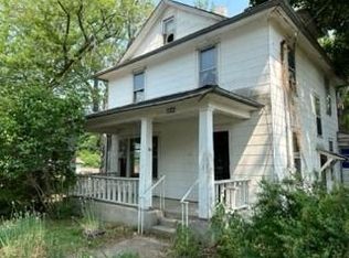 1122 W Delavan Dr, Janesville, WI 53546