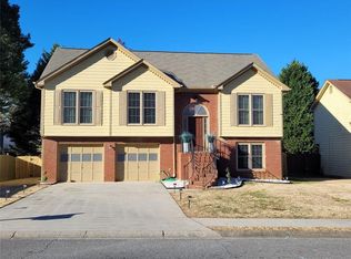 990 Eagle Pointe Dr, Lawrenceville, GA 30044
