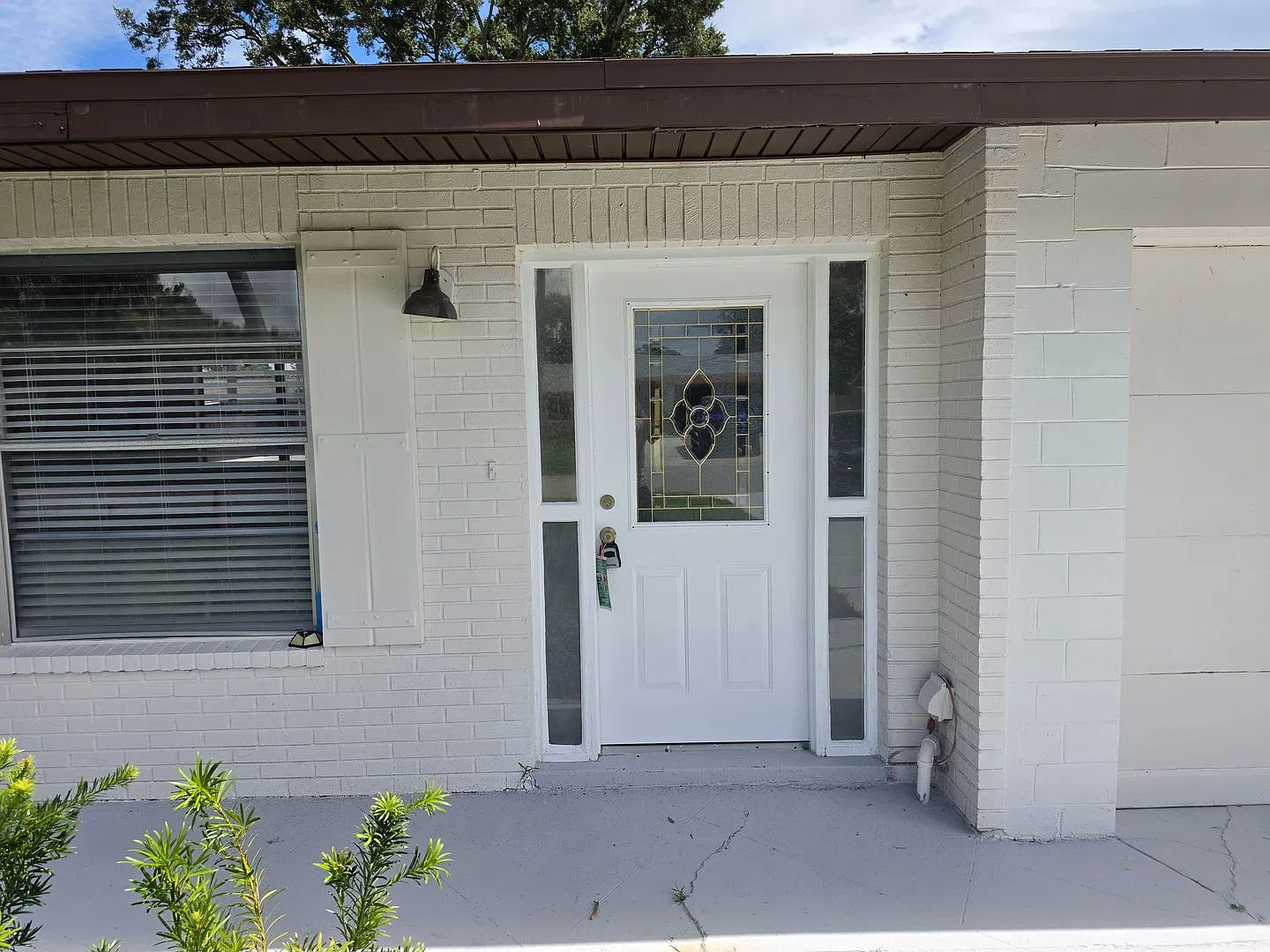 For Rent!! Charming And Recently Remodeled 3 Bedroom 2 Bath Single Family Pool Home For Rent... — Photo 2