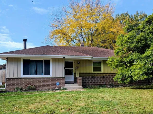 7121 West Cody CIRCLE, Milwaukee, WI 53223