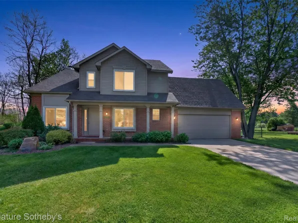 3332 Woodruff Meadows Ct, Highland, MI 48357