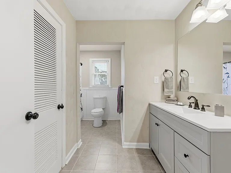 2725 Greendale Ave — Photo 19