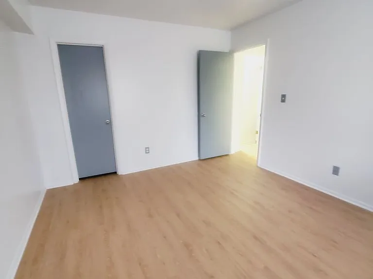 Sugarbush Apartments — Photo 146