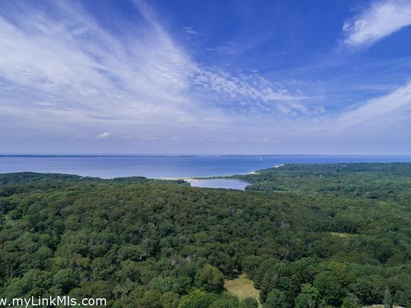 38 Fire Tower Rd, West Tisbury, MA 02575