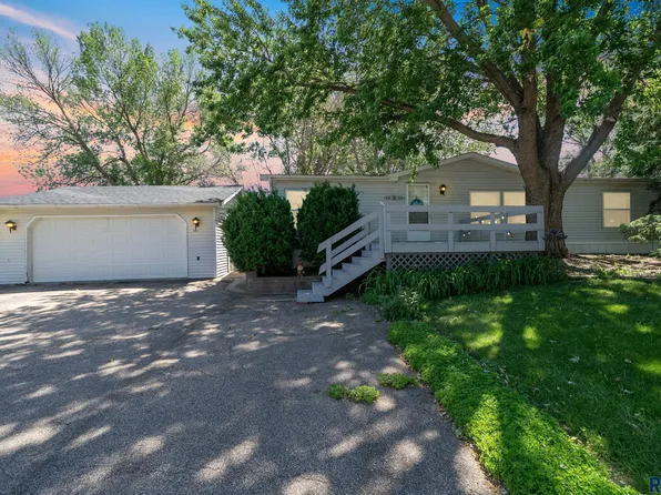 6001 W Tanager Pl, Sioux Falls, SD 57107