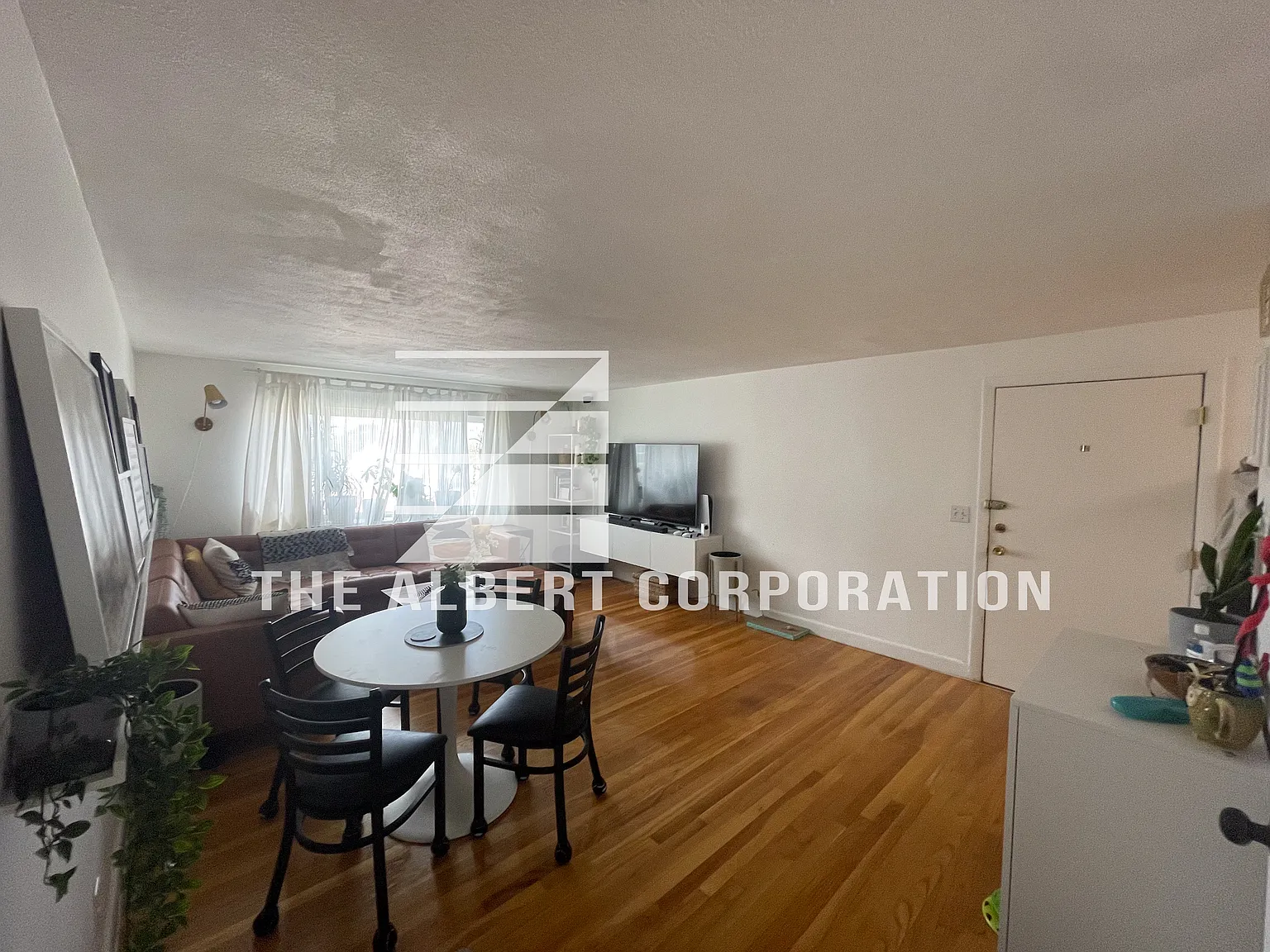 2 bed, 850 sqft, $2,500 — Photo 2