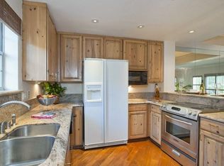 4610 Redwood Rd, Oakland, CA 94619