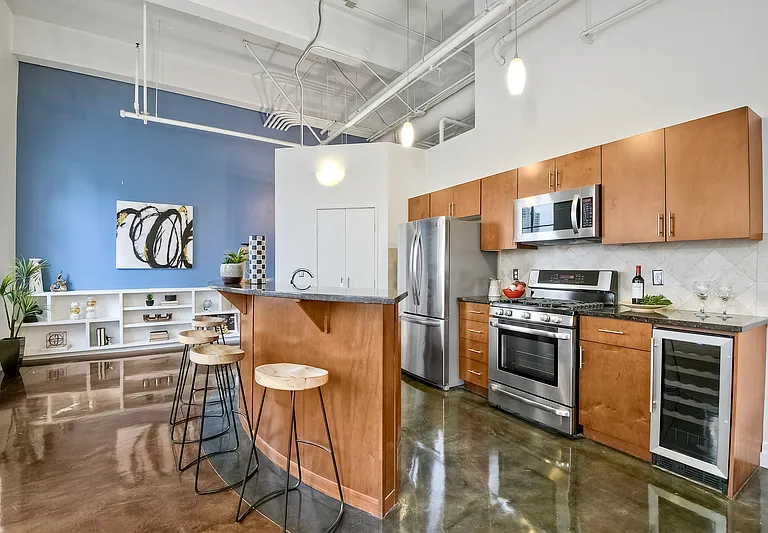 950 6th Ave #542 — Photo 7
