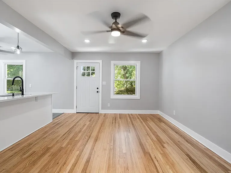 601 Dewey St #1 — Photo 16