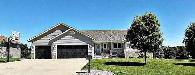 1st image of 103 Aspenwood Dr