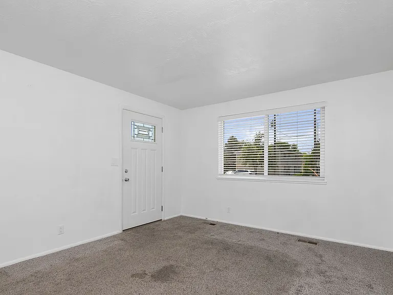4942 W Targee St — Photo 4