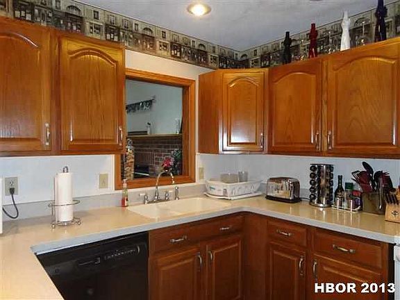 3rd image of 1845 Hill Cir
