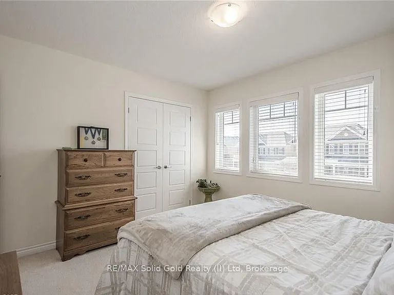 48 Pointer St — Photo 30