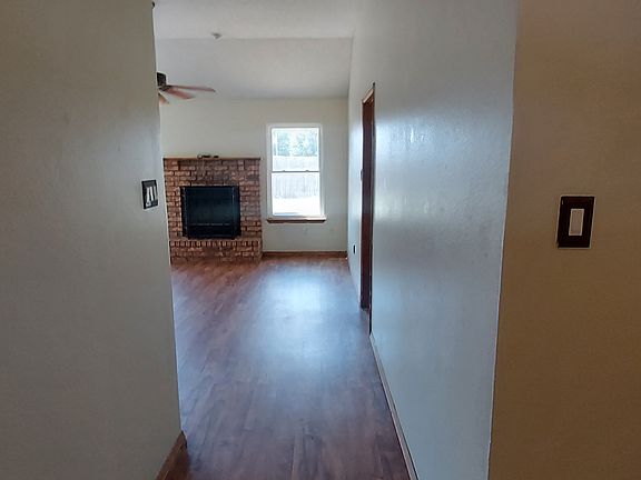 2nd image of 1920 Franklin Dr #1
