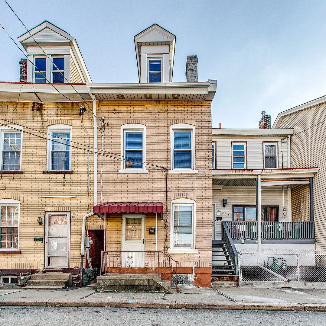 2 bedroom townhome in Bloomfield! — Photo 1