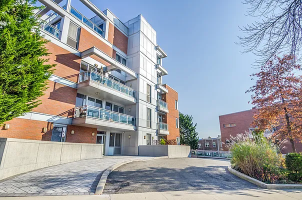 Sold by Compass | media 20