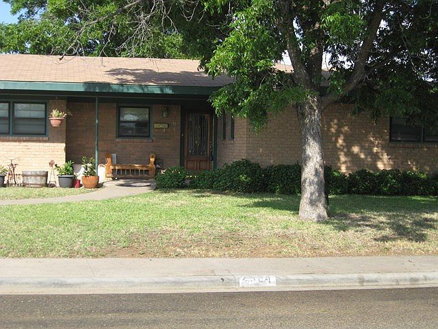 1st image of 2504 Redbud Ave