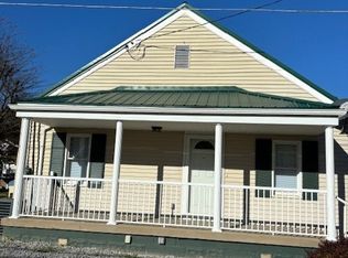 417 W Pittsburgh St, Burgettstown, PA 15021