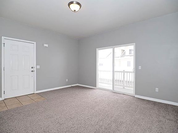 5th image of 4004 S Chase Brook Ln Unit 103