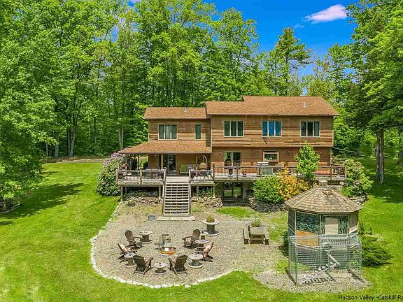 2nd image of 90 Deleo Dr