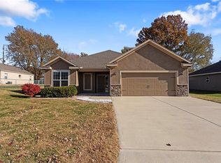 503 SW Station St, Oak Grove, MO 64075