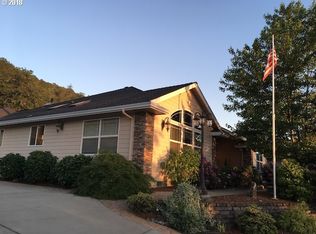 312 Strauss Ave, Winchester, OR 97495