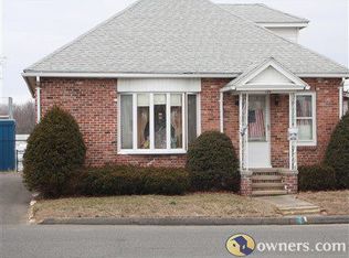 124 Summit Ave, Chicopee, MA 01020