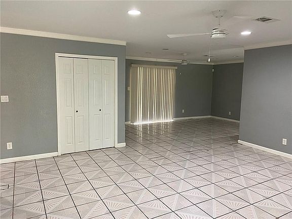 3rd image of 3209 Carol Ann Dr