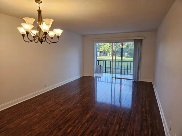 8000 S Colony Cir S #207, Fort Lauderdale, FL 33321