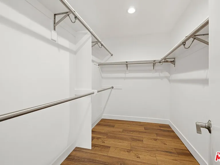 28 24th Pl — Photo 18