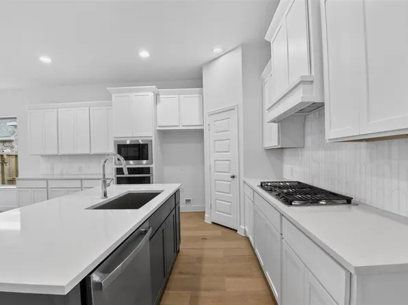 27330 Scarlet Paint Brush Dr, Hockley, TX 77447