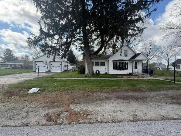 706 W Davis St, Hamlet, IN 46532