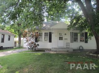 1321 S 10th St, Pekin, IL