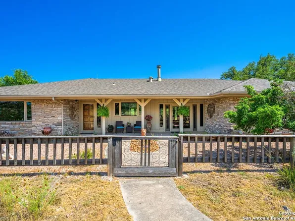 113 Indian Bluff Dr., Kerrville, TX 78028