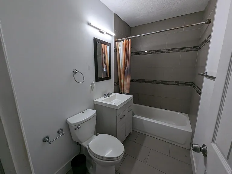 15780 NE 15th Ave — Photo 11