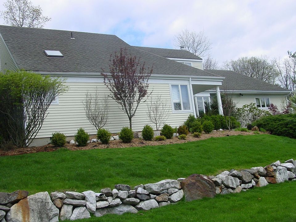1st image of 1 Greenwood Ct