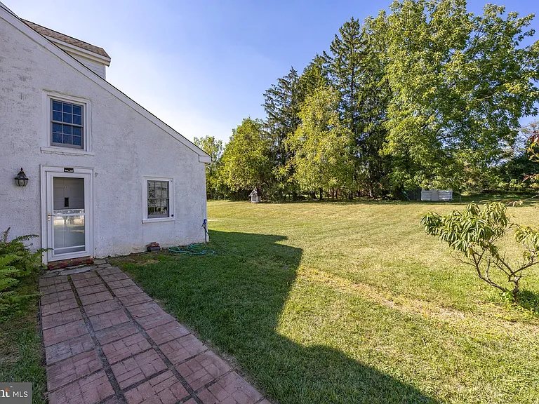 609 W Lincoln Hwy — Photo 9