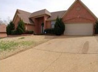 8261 Meadow Vale Dr, Memphis, TN 38125