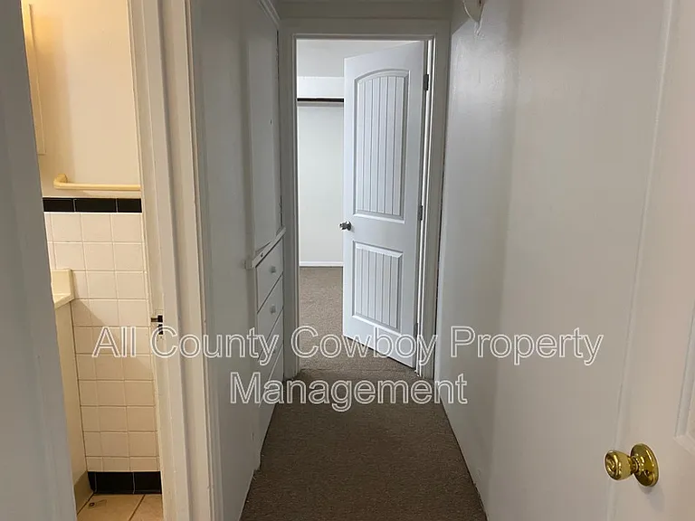 310 S 12th St #A — Photo 5