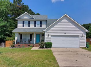 216 Edgecombe Dr, Spring Lake, NC 28390