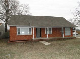 540 SW 1st St, Moore, OK 73160