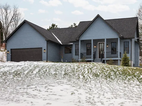 1577 S Cherry Blossom Ln, Suttons Bay, MI 49682