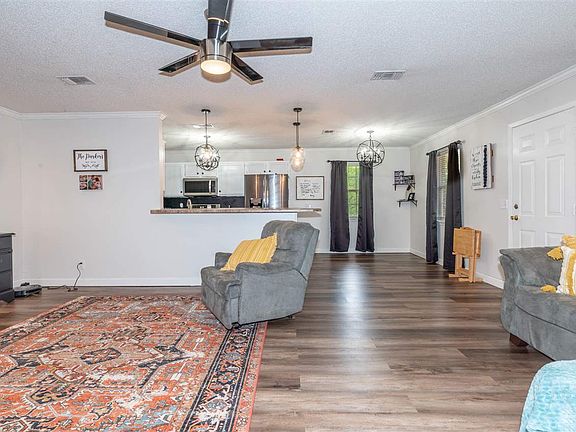 4th image of 3020 Aikin Dr