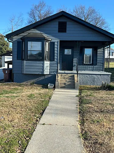 166 E Bell St Photo 1