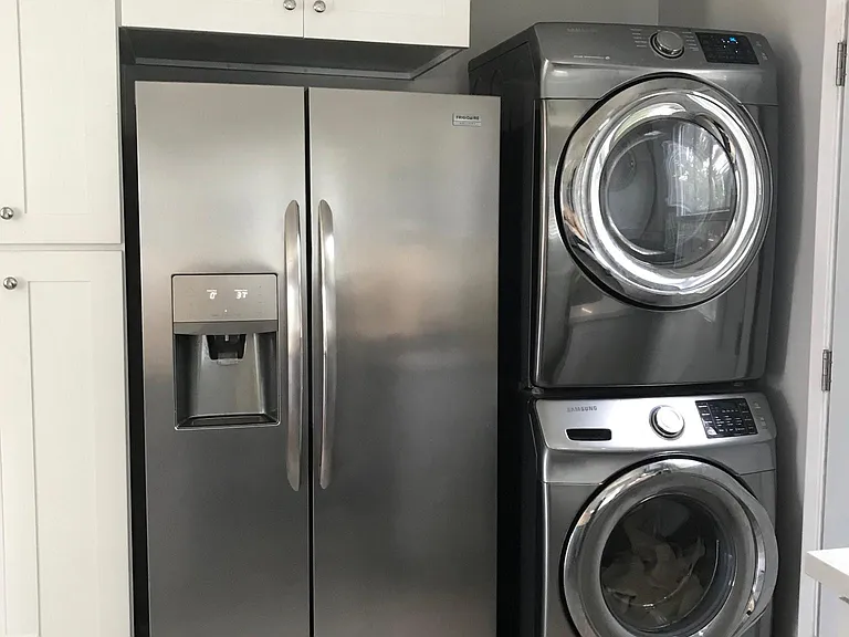 604 Illinois Ct #3 — Photo 3
