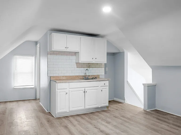 11215 Whitmore Ave #B — Photo 17