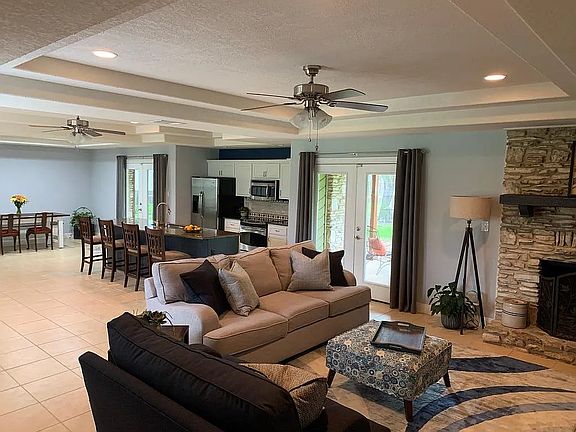 Open concept - Living room, kitchen and dining room