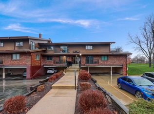 3965 S 84th St APT 4, Greenfield, WI 53228