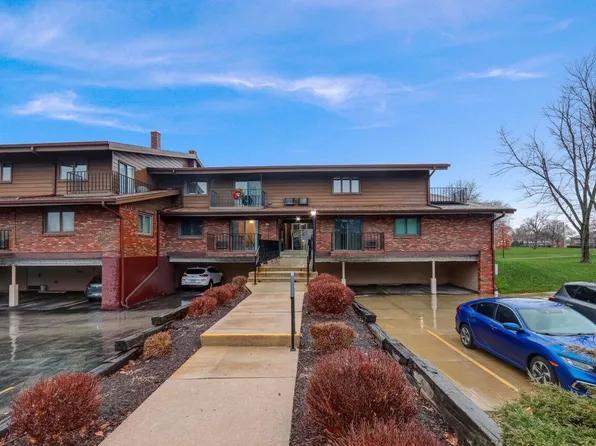 3965 South 84th STREET #4, Greenfield, WI 53228