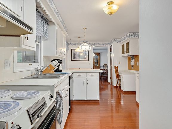 5th image of 4028 Knightway Dr